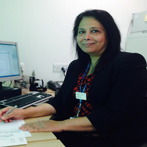 Photo of Dr Asha Kasliwal