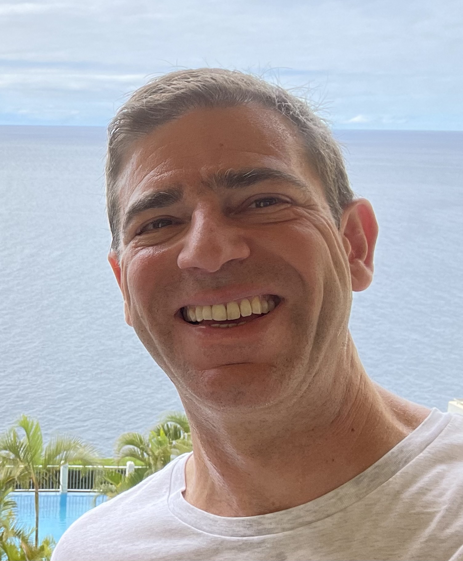 Photo of Dr Tomaz Garcez