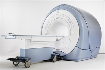 MR-GE Signa HDX 1.5 Tesla MR scanner