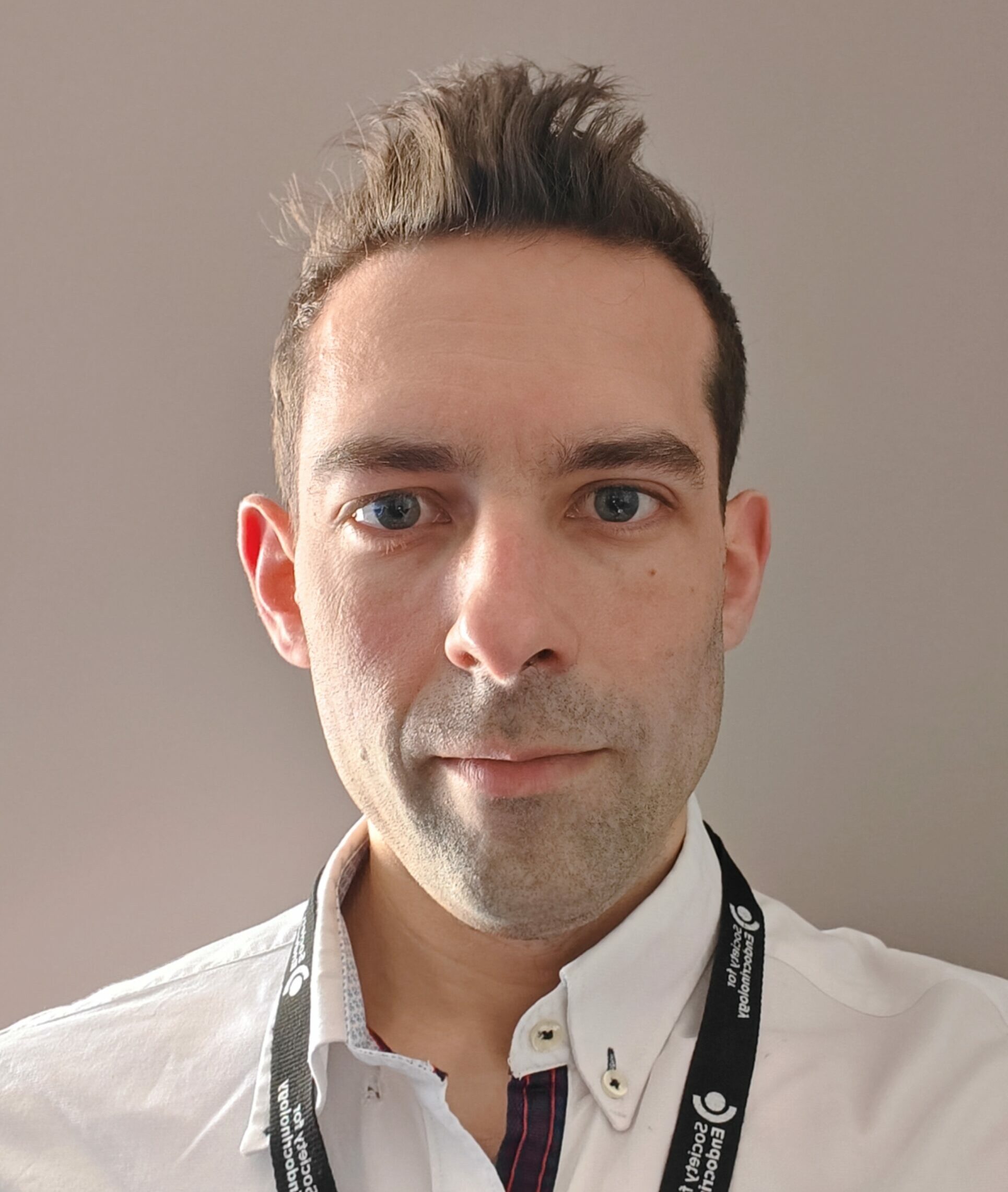 Photo of Dr Alex Lewis